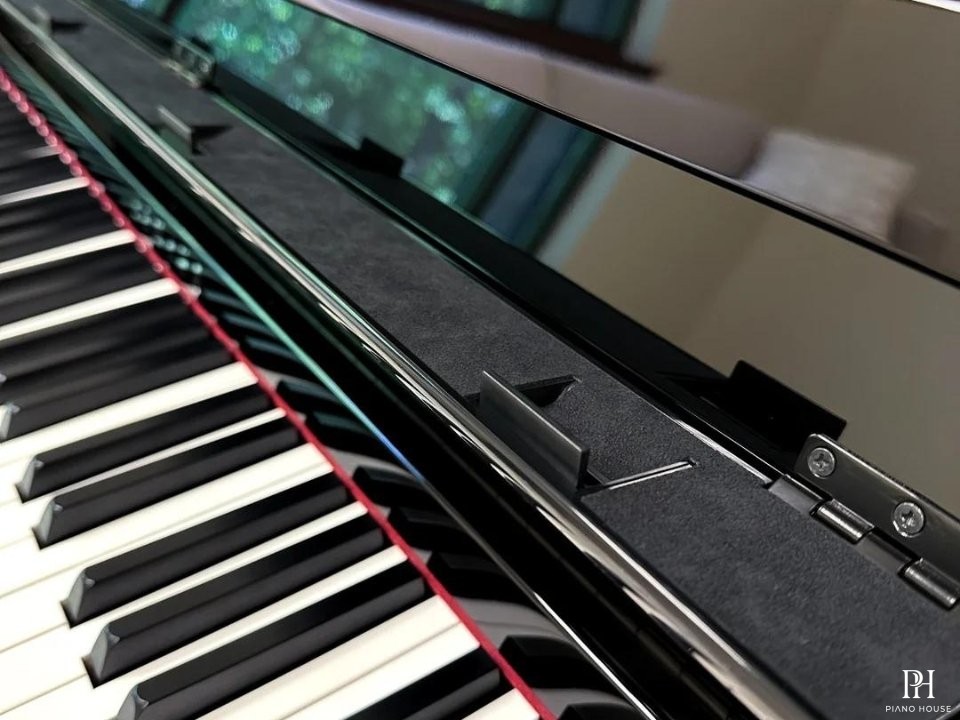 YAMAHA CLP-785 PE