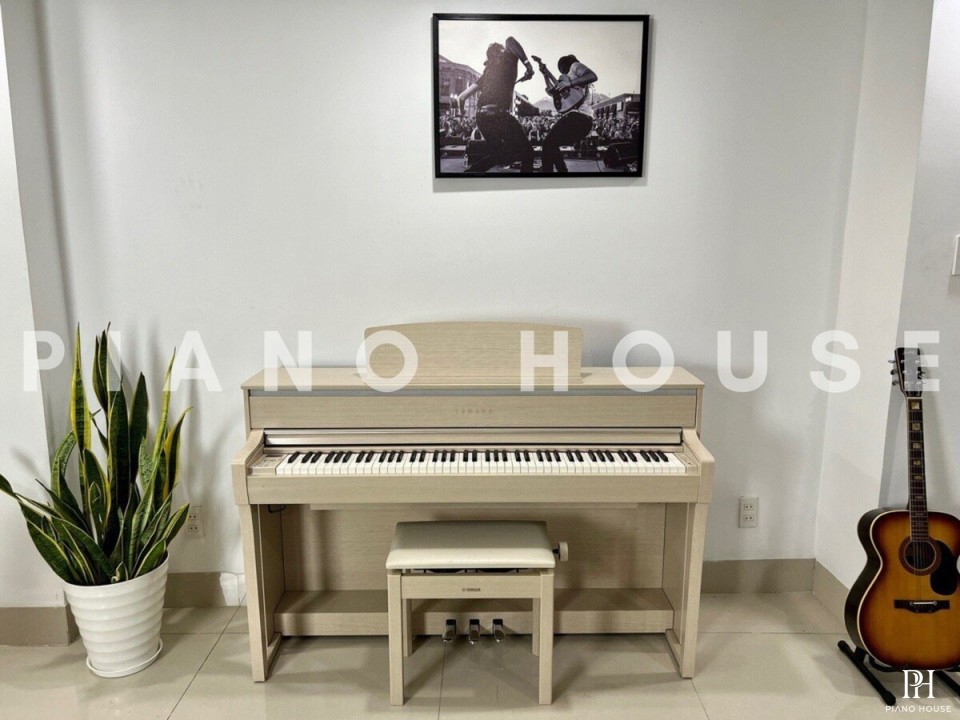 YAMAHA CLP-675 WA