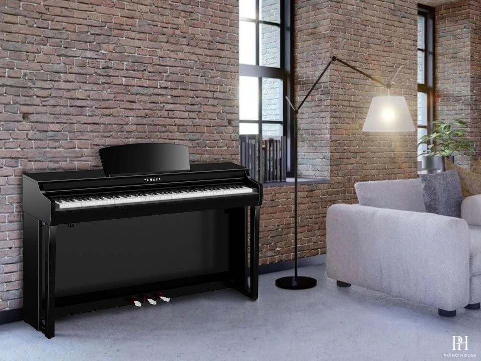 YAMAHA CLP-725 PE