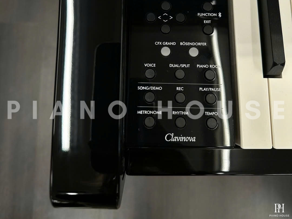 YAMAHA CLP-745 PE