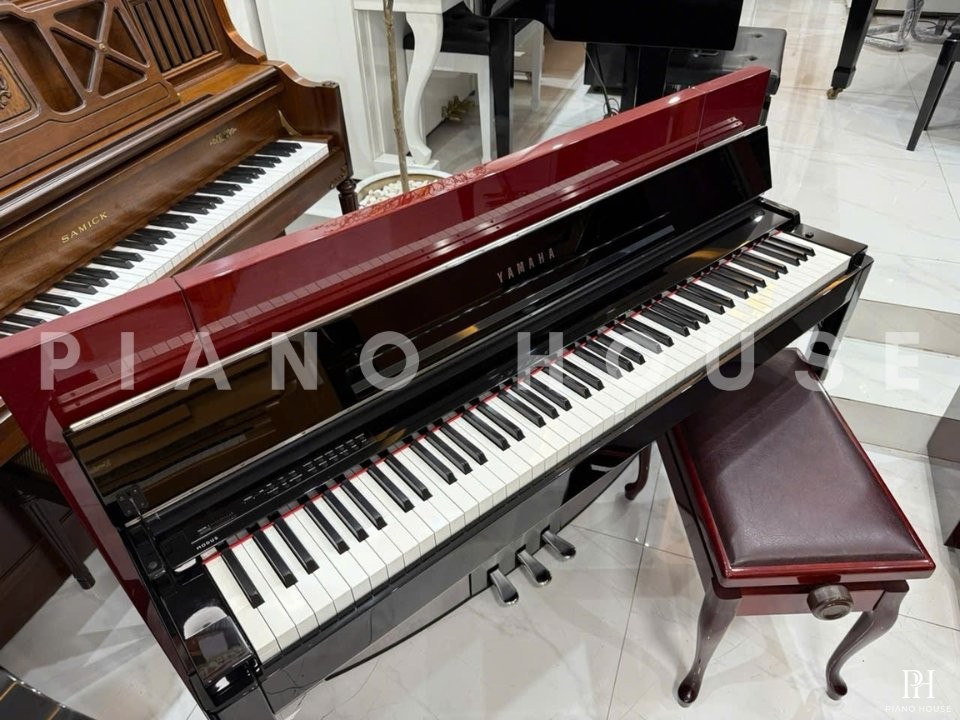 YAMAHA CLP F01 Red