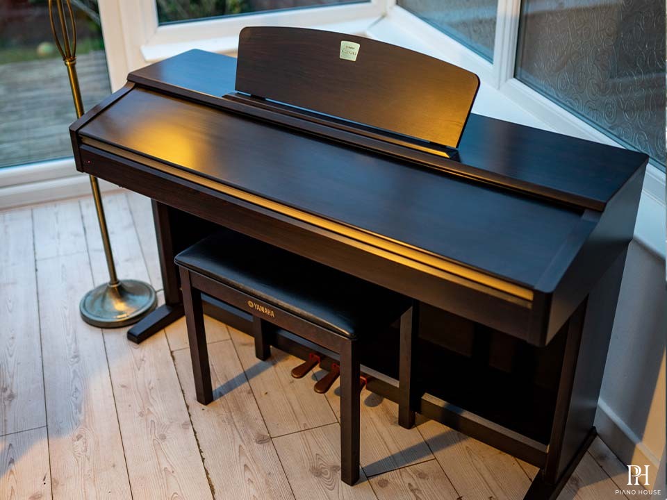 YAMAHA CLP-120