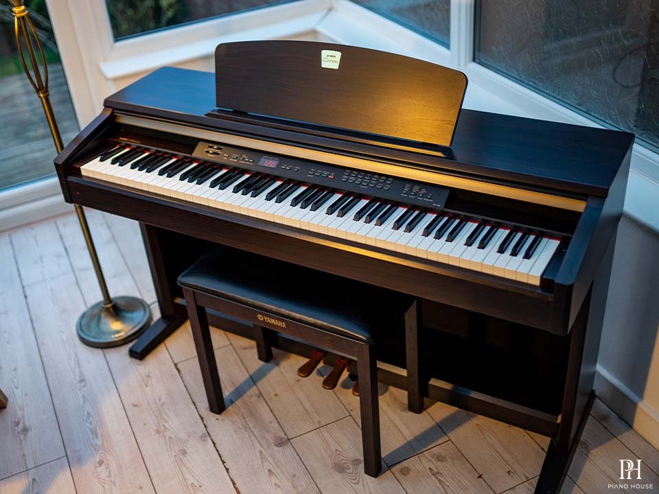 YAMAHA CLP-120