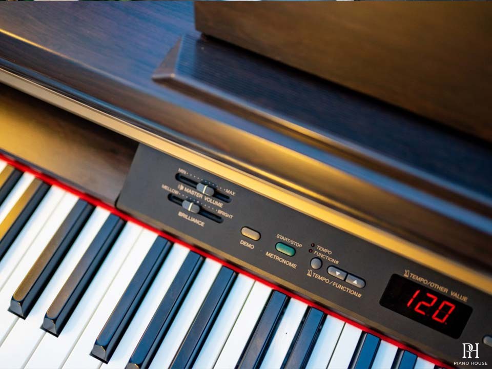 YAMAHA CLP-120