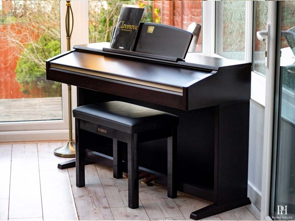 YAMAHA CLP-130