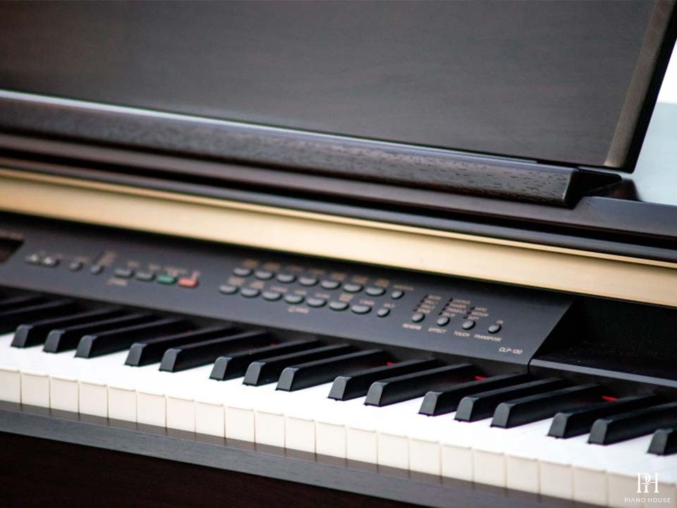 YAMAHA CLP-130