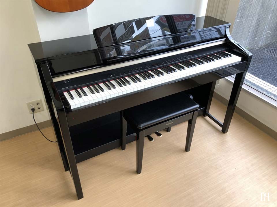 YAMAHA CLP-370 PE