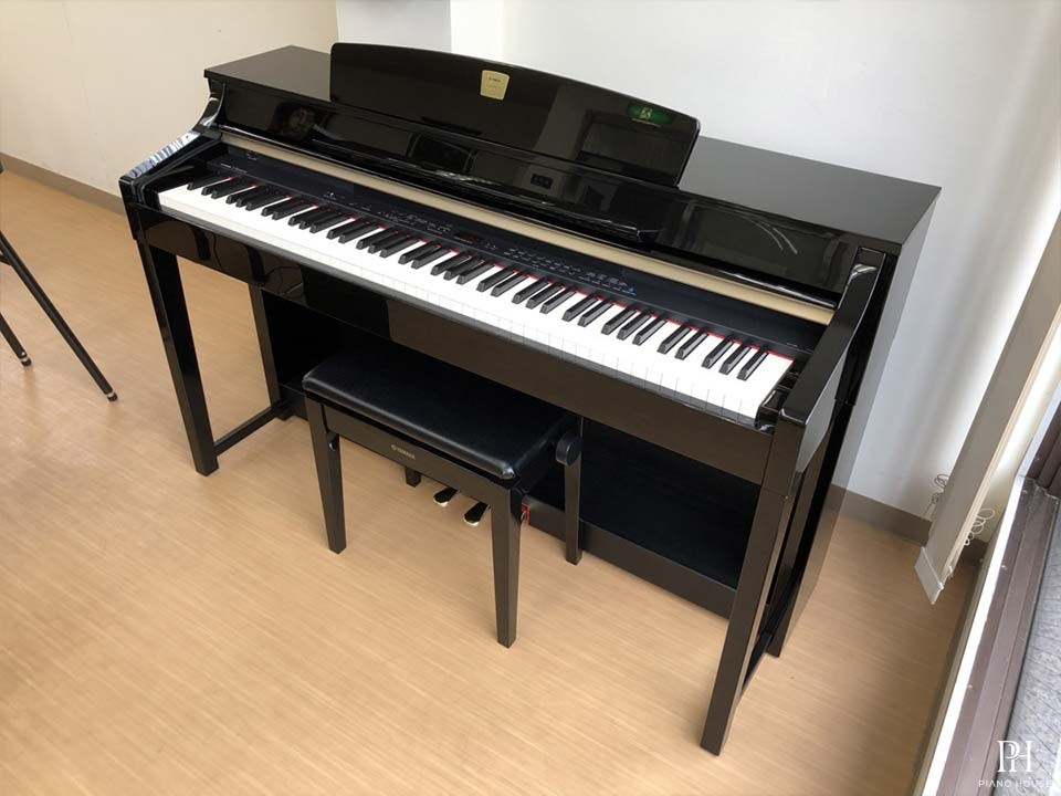 YAMAHA CLP-370 PE