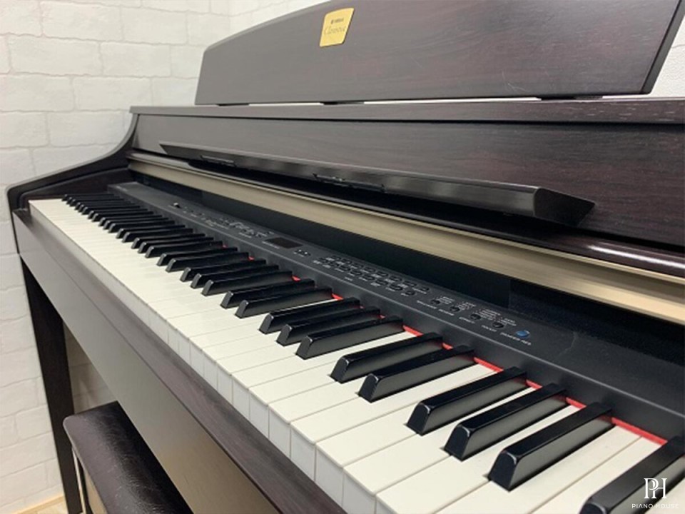 YAMAHA CLP-370 R