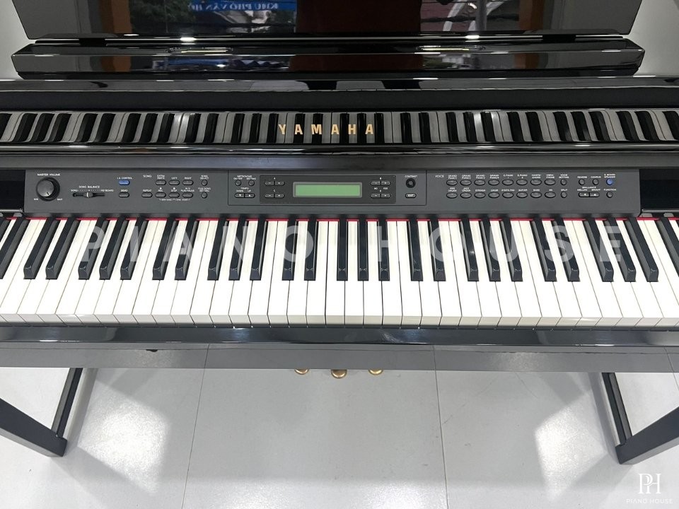 YAMAHA CLP-480 PE
