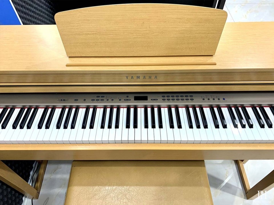 YAMAHA CLP-430 C