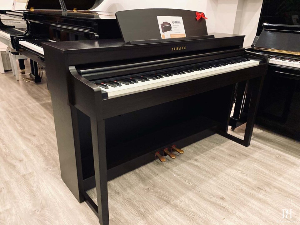 YAMAHA CLP-440 R