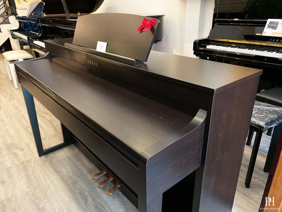 YAMAHA CLP-440 R