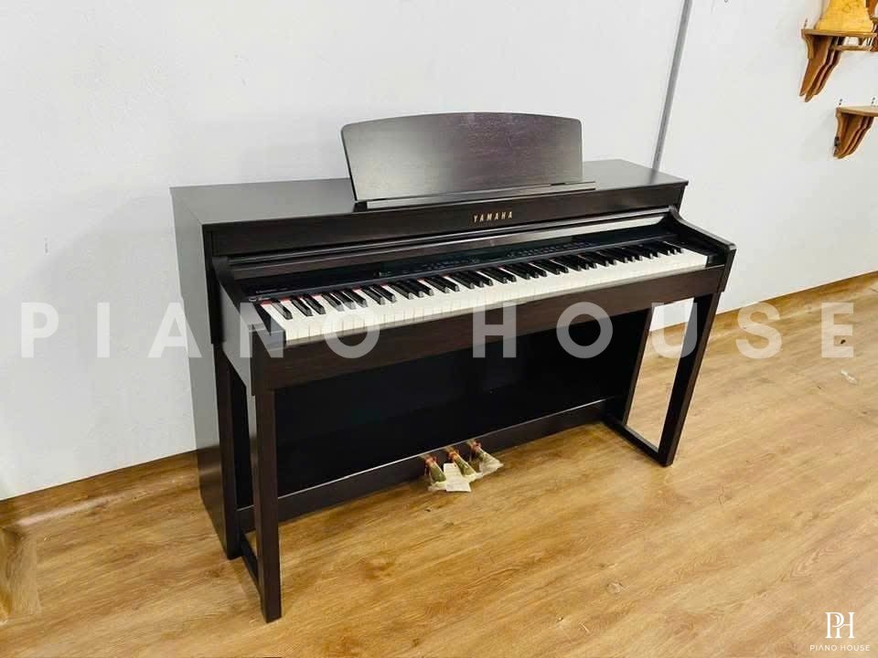 YAMAHA CLP-470 R