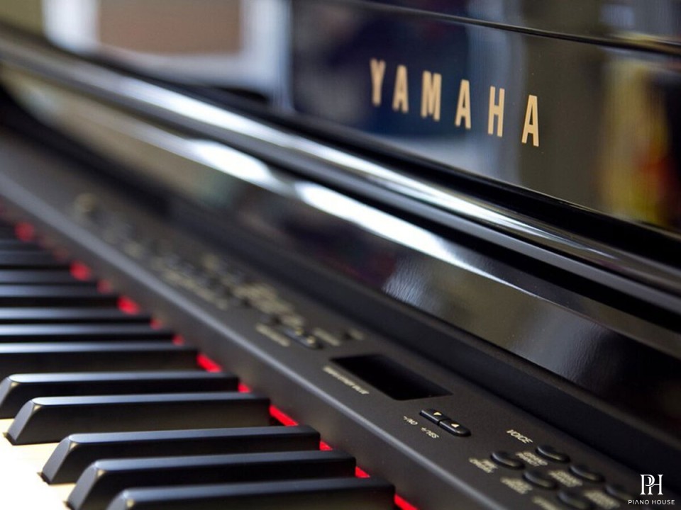 YAMAHA CLP-480 R