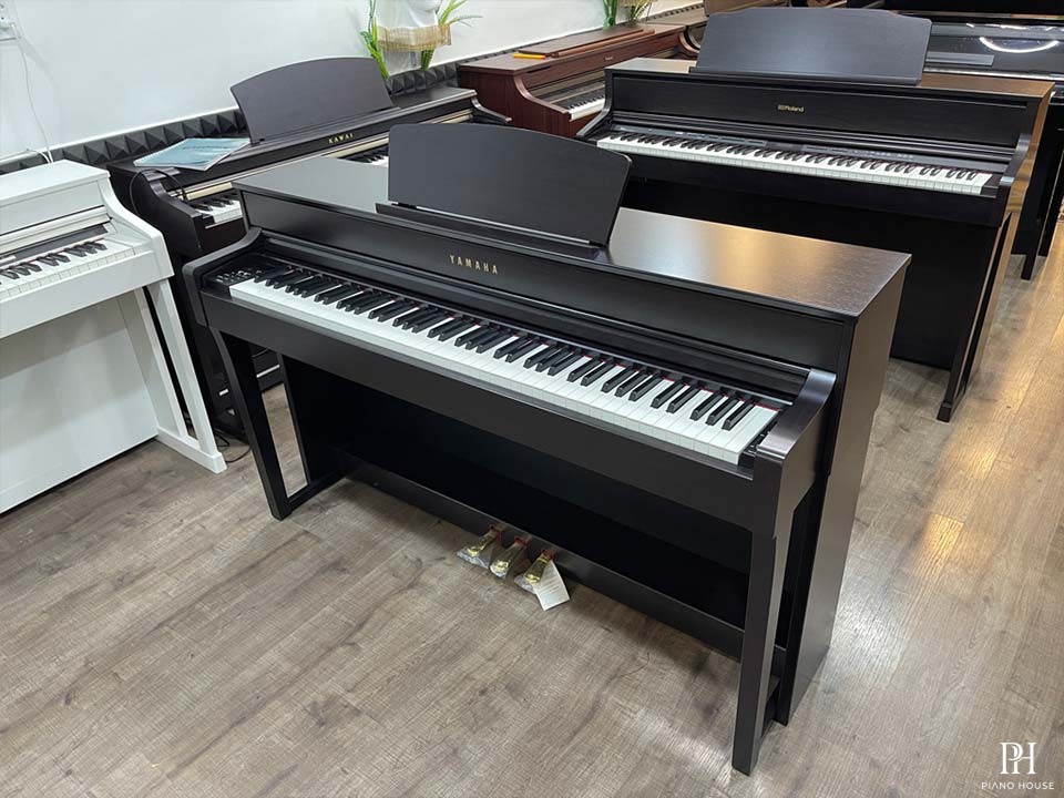 YAMAHA CLP-635 R