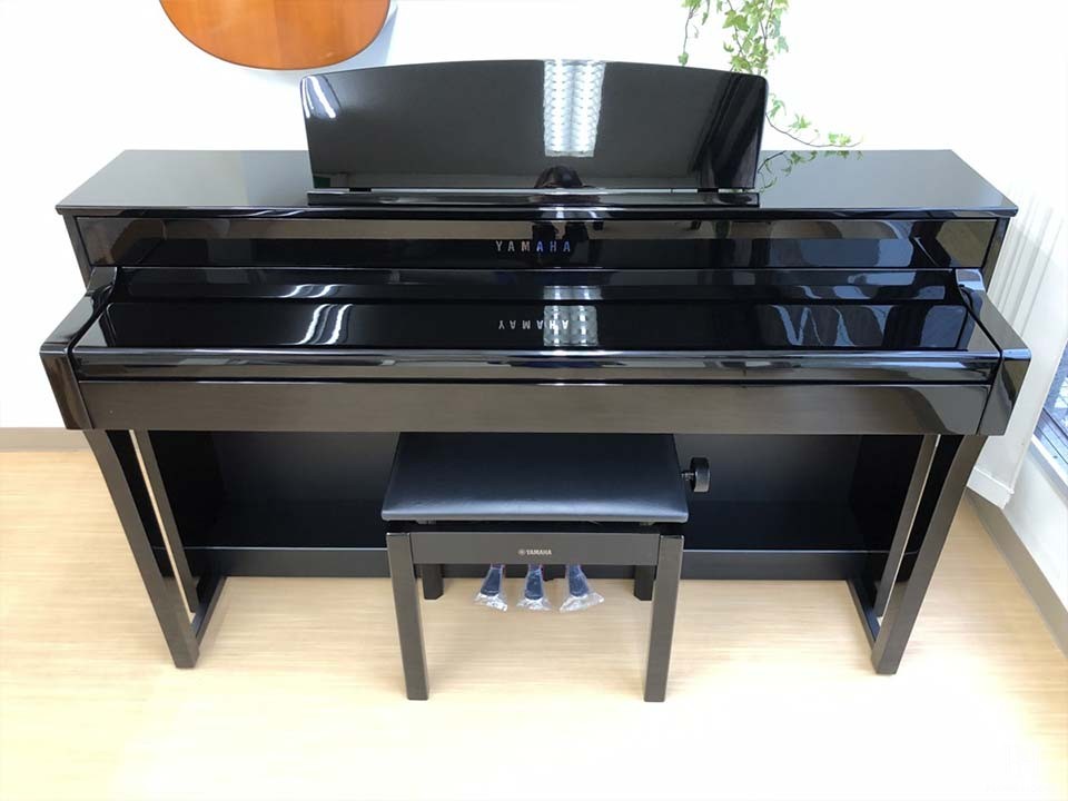 YAMAHA CLP-645 PE