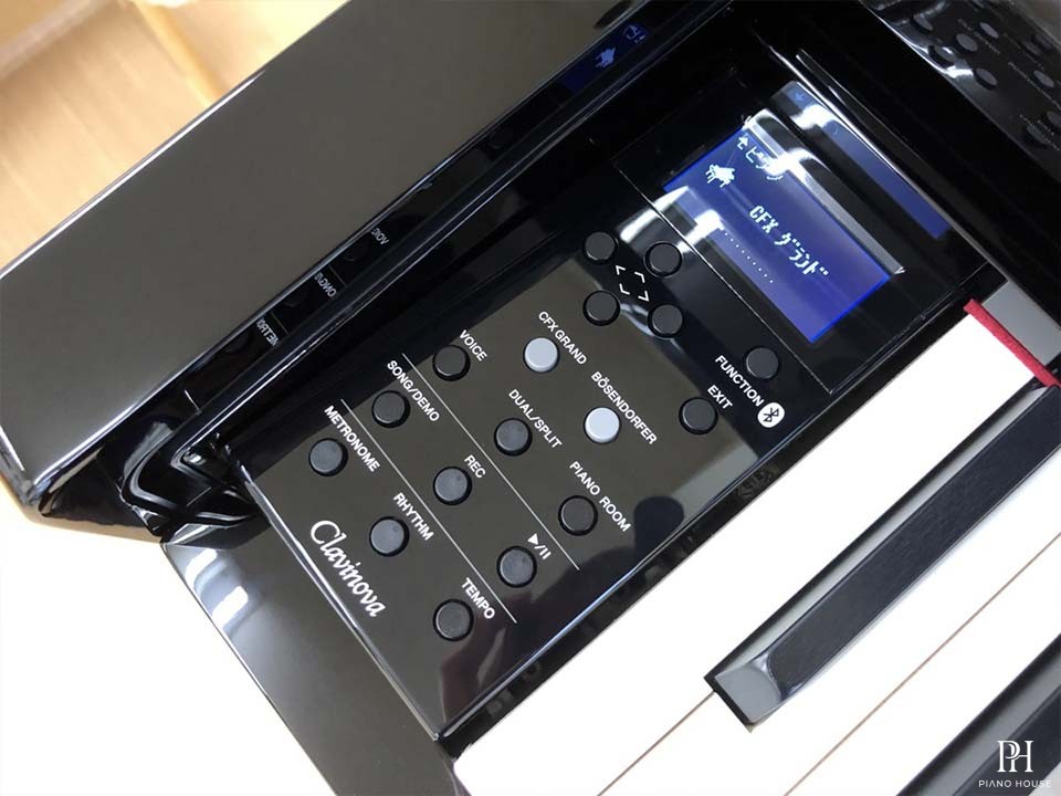 YAMAHA CLP-645 PE