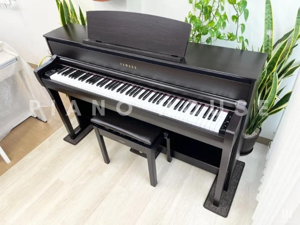 YAMAHA CLP-675 R