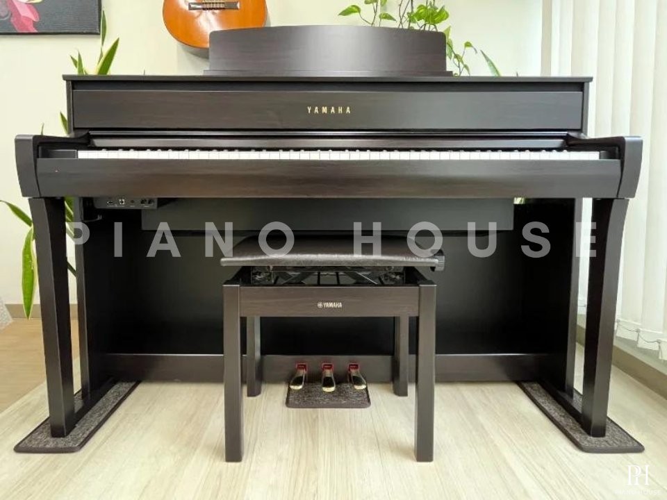 YAMAHA CLP-675 R