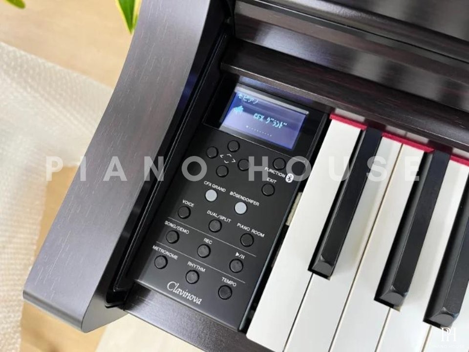YAMAHA CLP-675 R