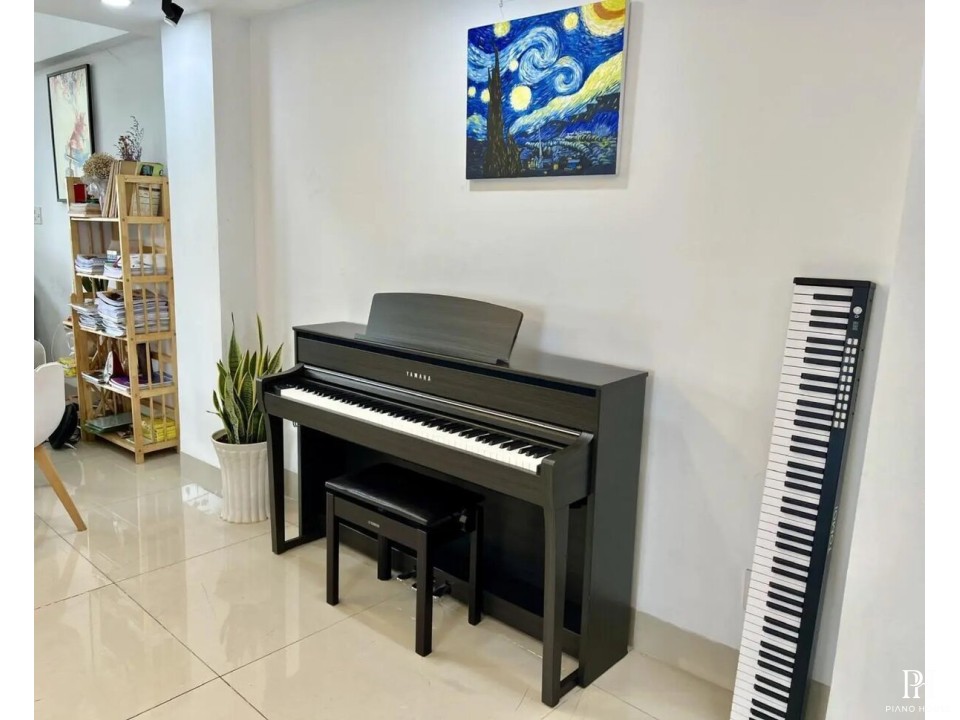 YAMAHA CLP-675 DW