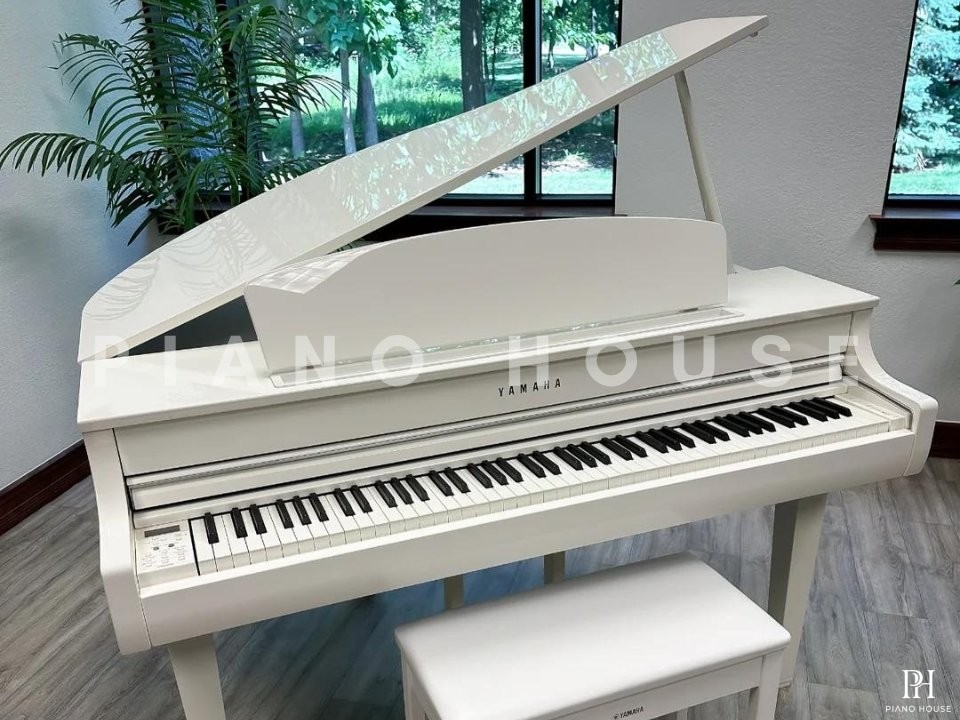 YAMAHA CLP-765GP WH (USED)
