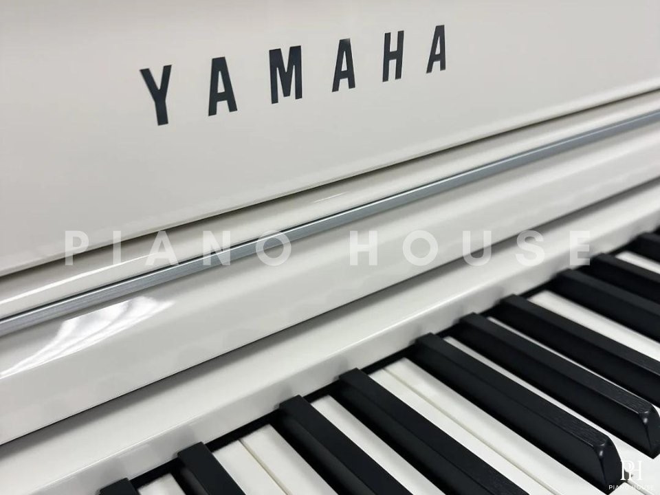YAMAHA CLP-765GP WH (USED)