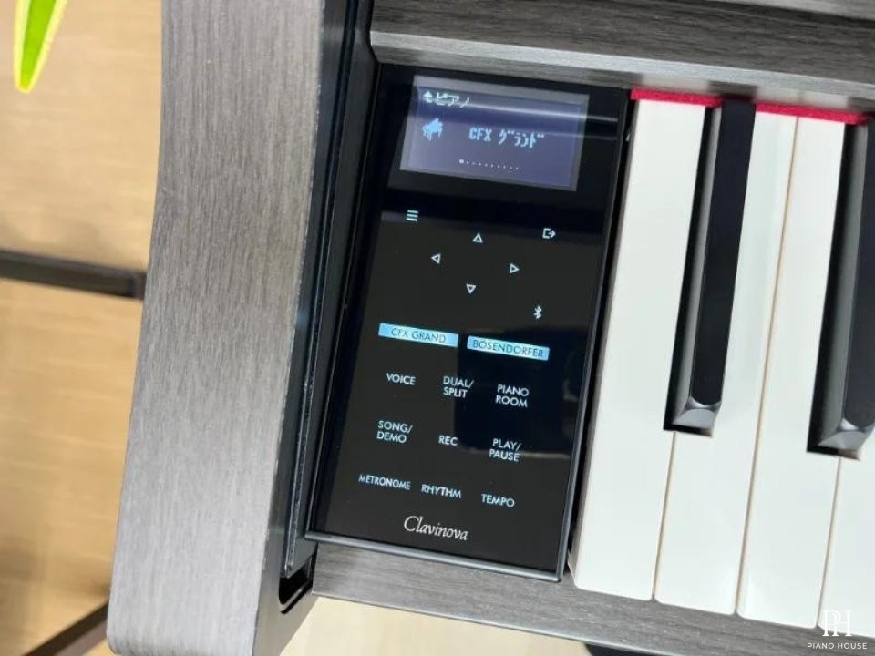 YAMAHA CLP-775 DW (USED)