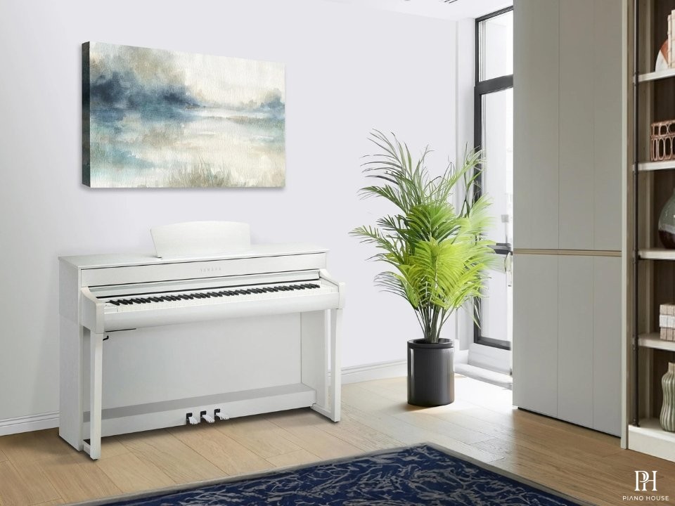 YAMAHA CLP-735 WH