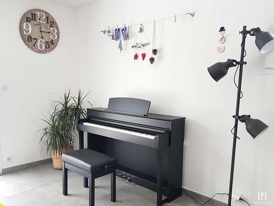 YAMAHA CLP-735 Full Màu (USED)