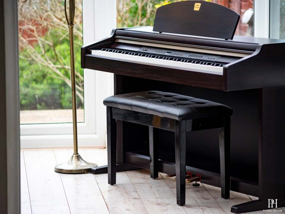YAMAHA CLP-930