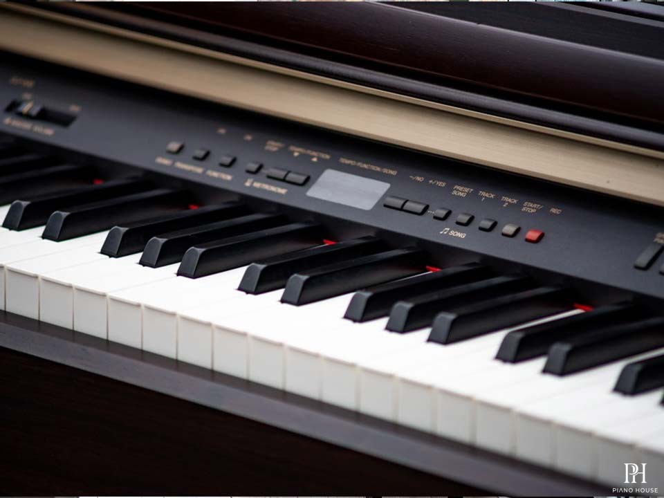 YAMAHA CLP-930