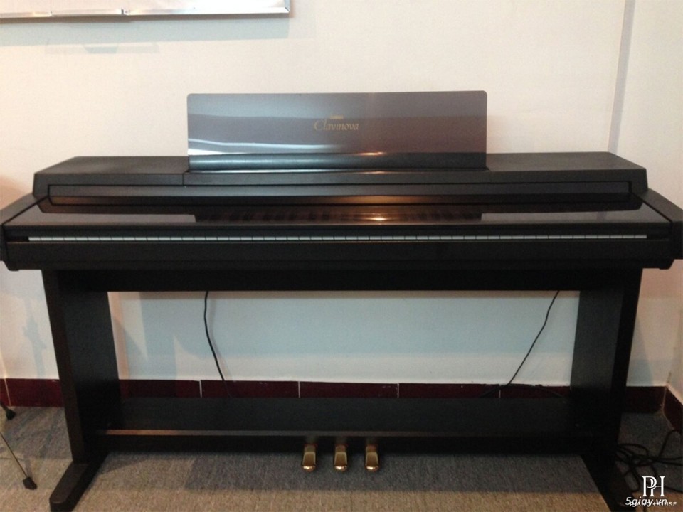 YAMAHA CLP-550
