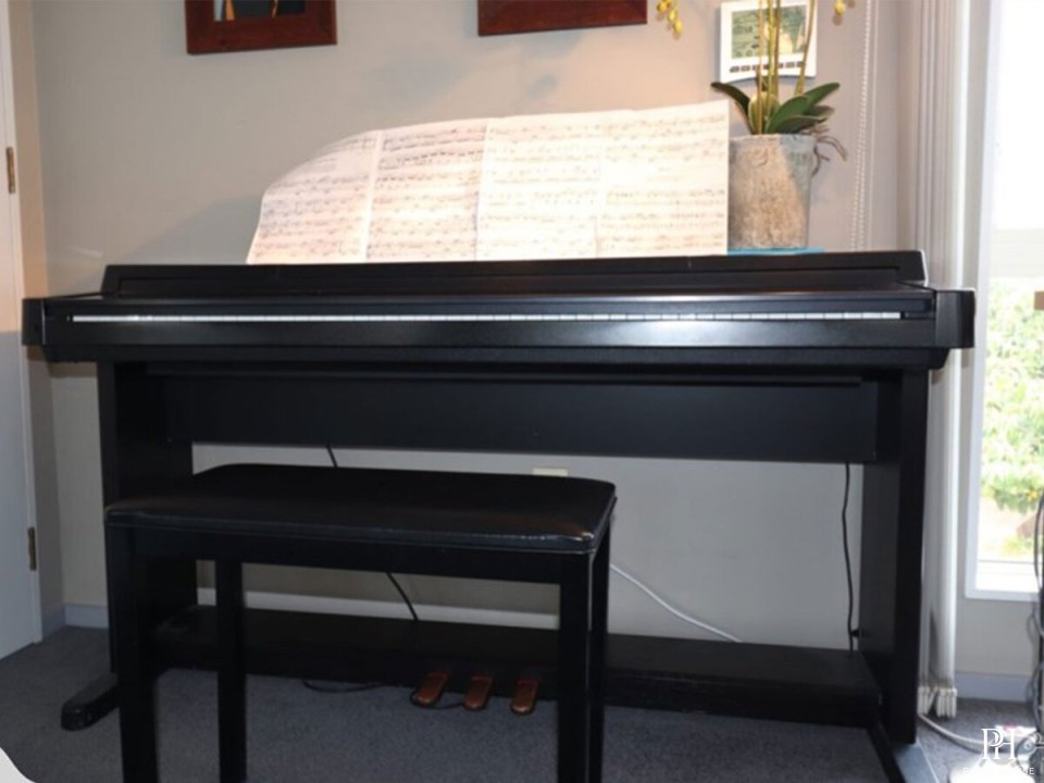 YAMAHA CLP-550