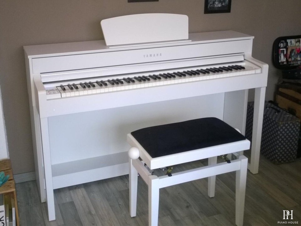 YAMAHA CLP-535 WH