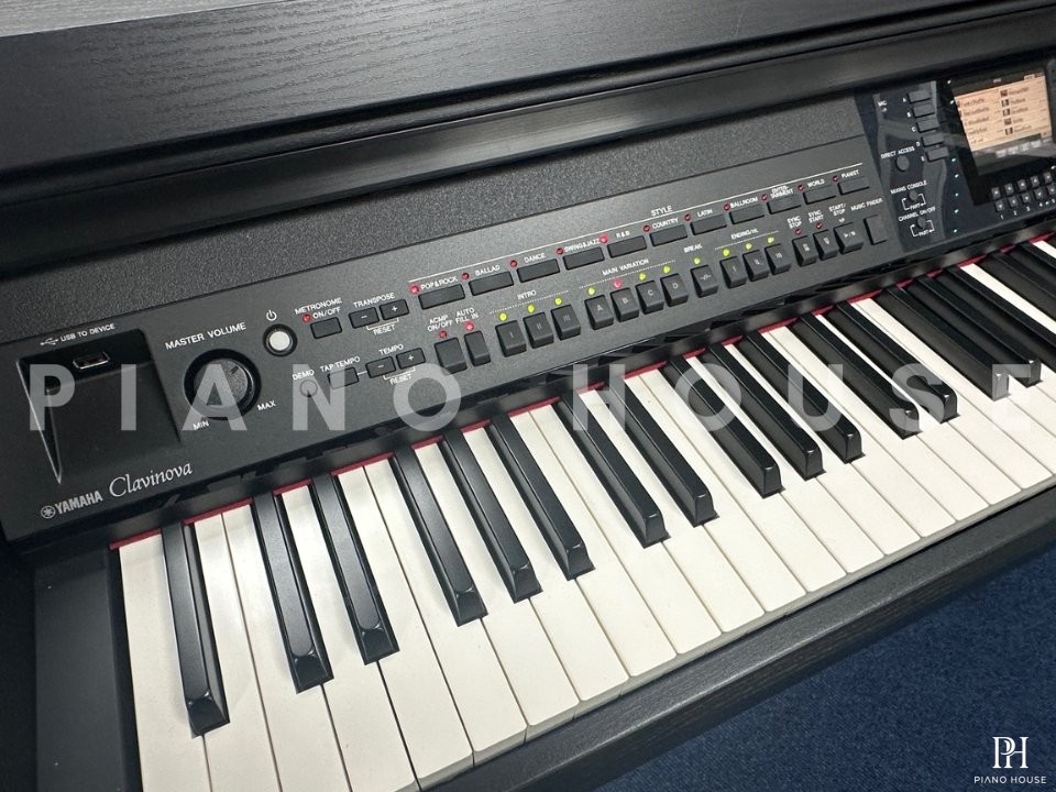 YAMAHA CVP-701 B