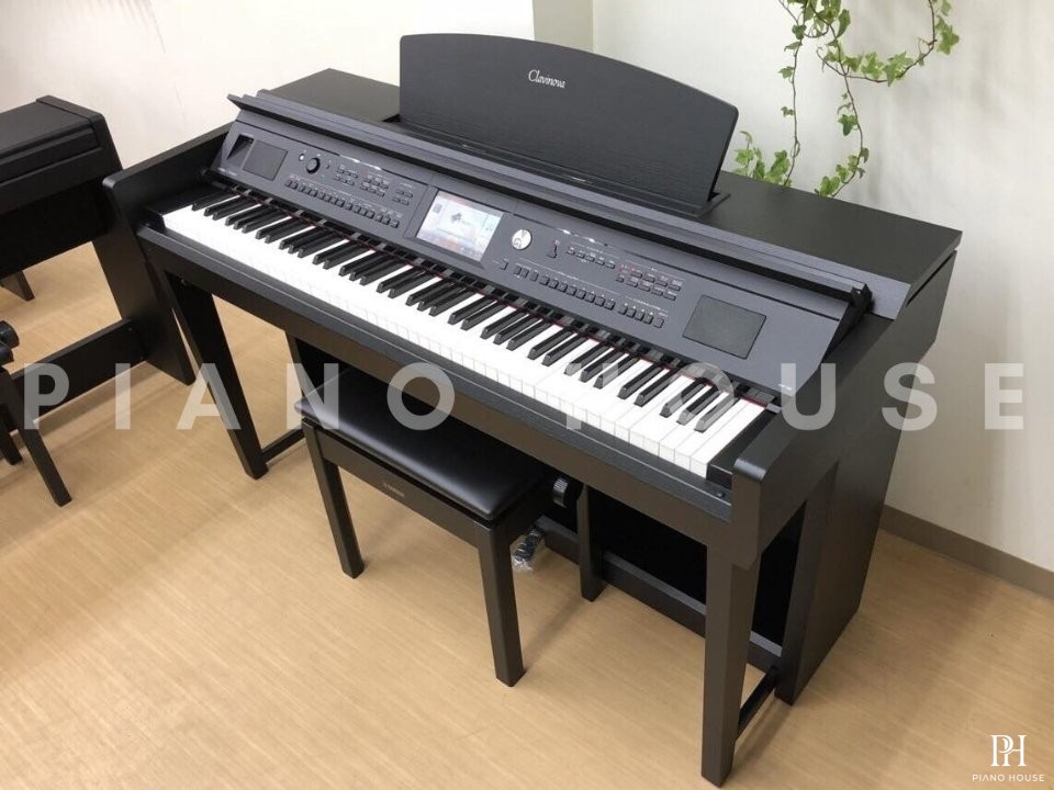 YAMAHA CVP-701 B