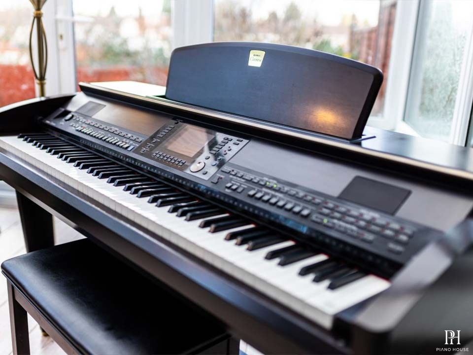 YAMAHA CVP-405 R