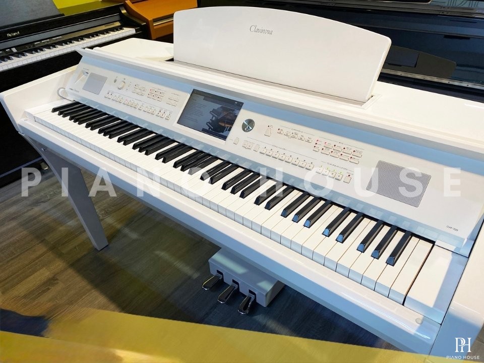 YAMAHA CVP-709 PW (USED)