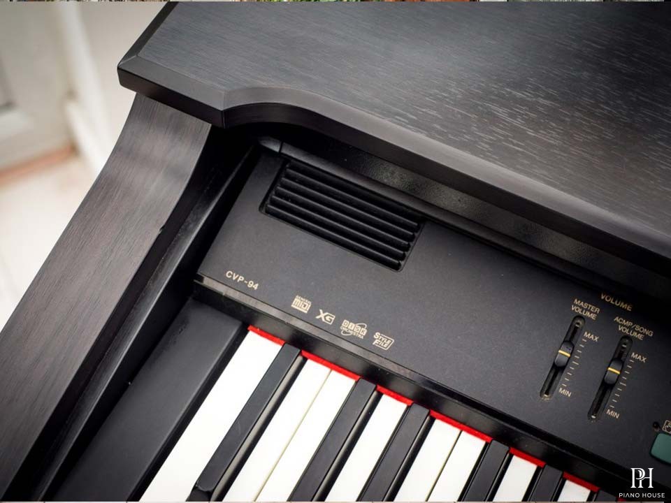 YAMAHA CVP-94