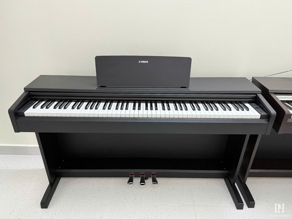 YAMAHA YDP-142 B