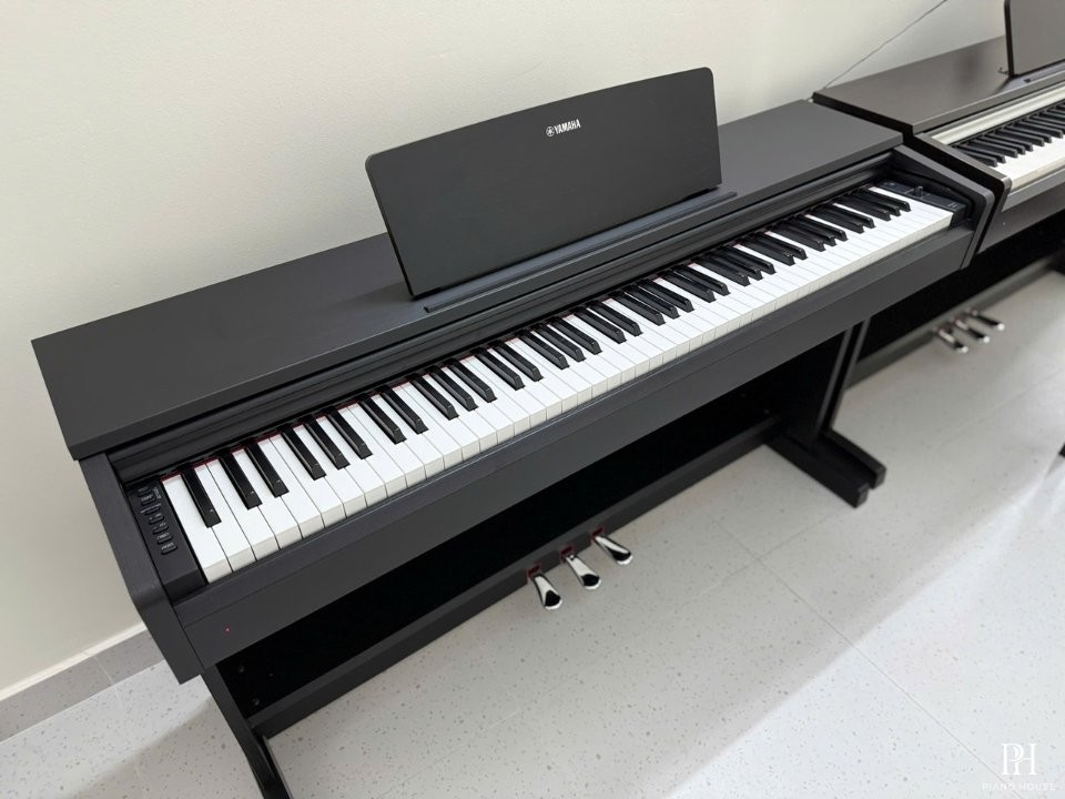 YAMAHA YDP-142 B