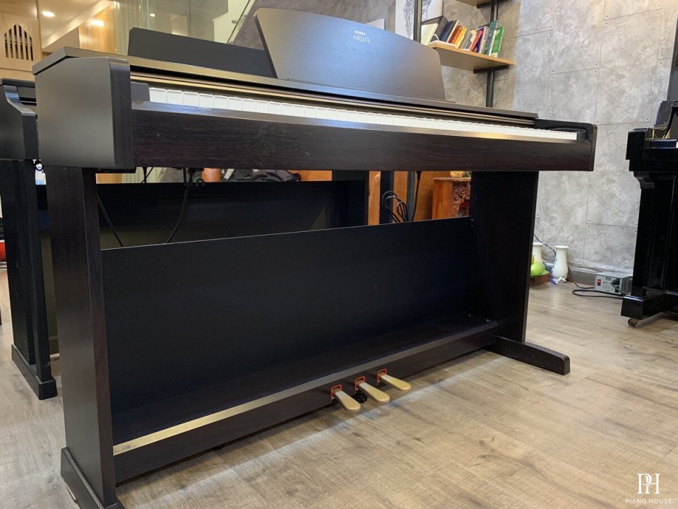 YAMAHA YDP-161 R