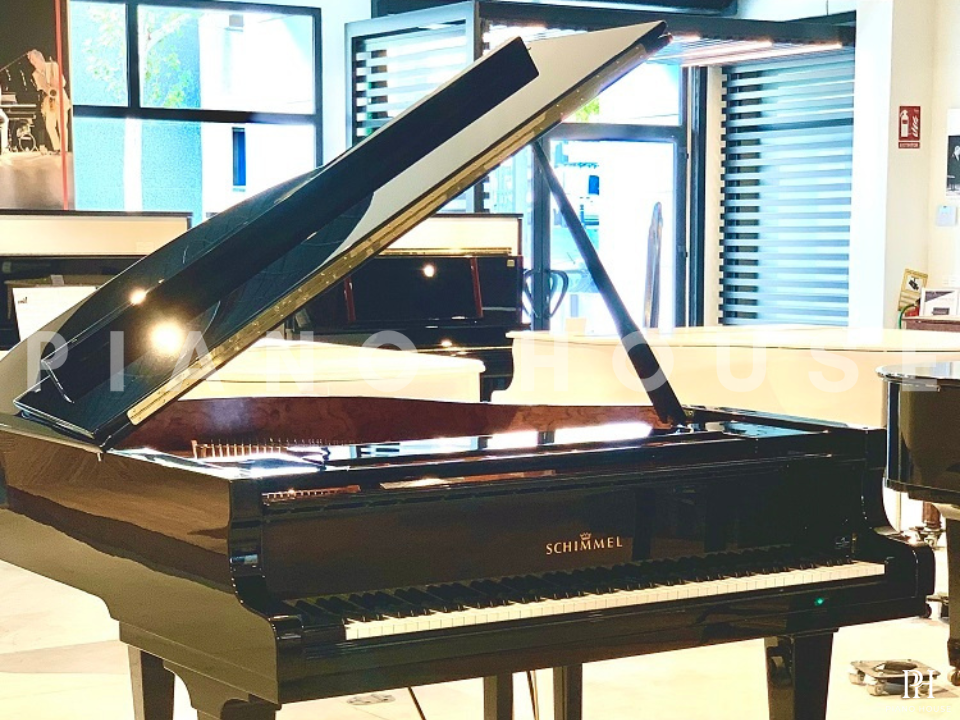 Schimmel Classic C169 Tradition