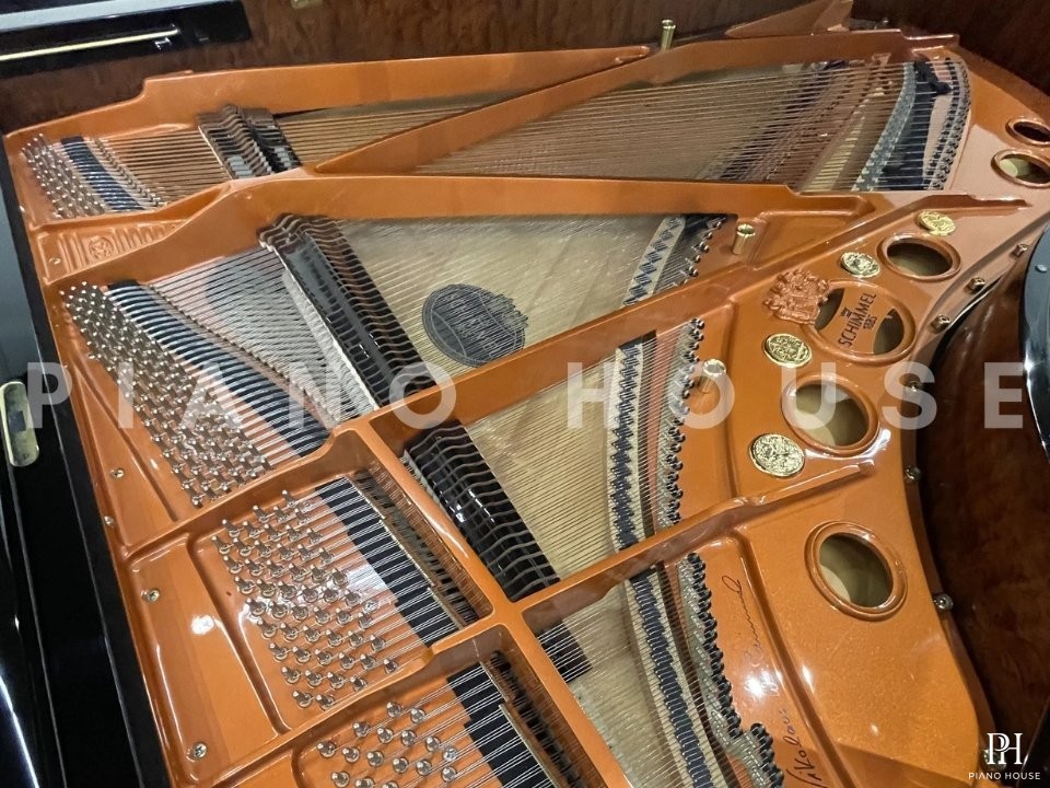 Schimmel Classic C213 Tradition