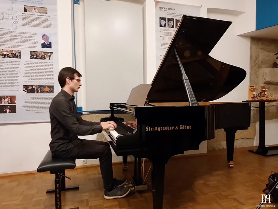 Steingraeber C-212 Chamber Concert Grand
