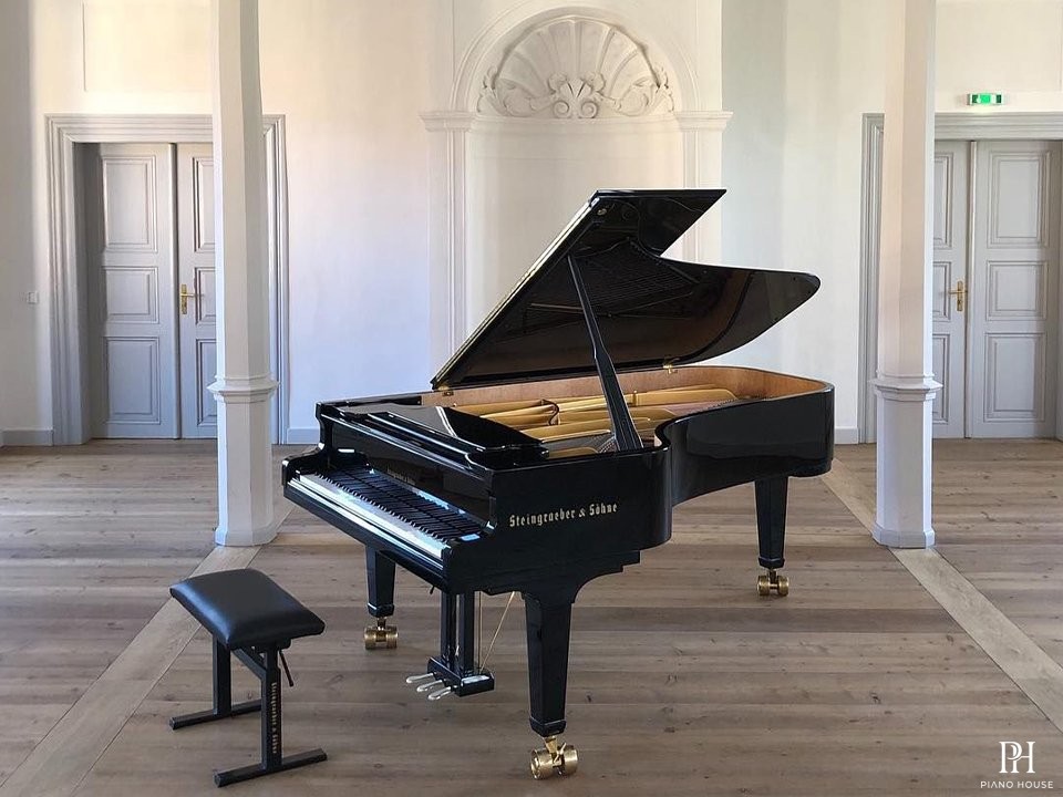 Steingraeber D-232 Semi Concert Grand