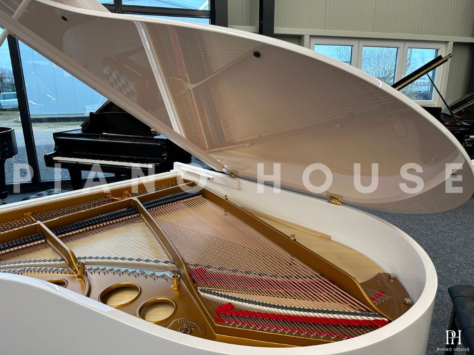 STEINWAY MODEL O-180 (White)