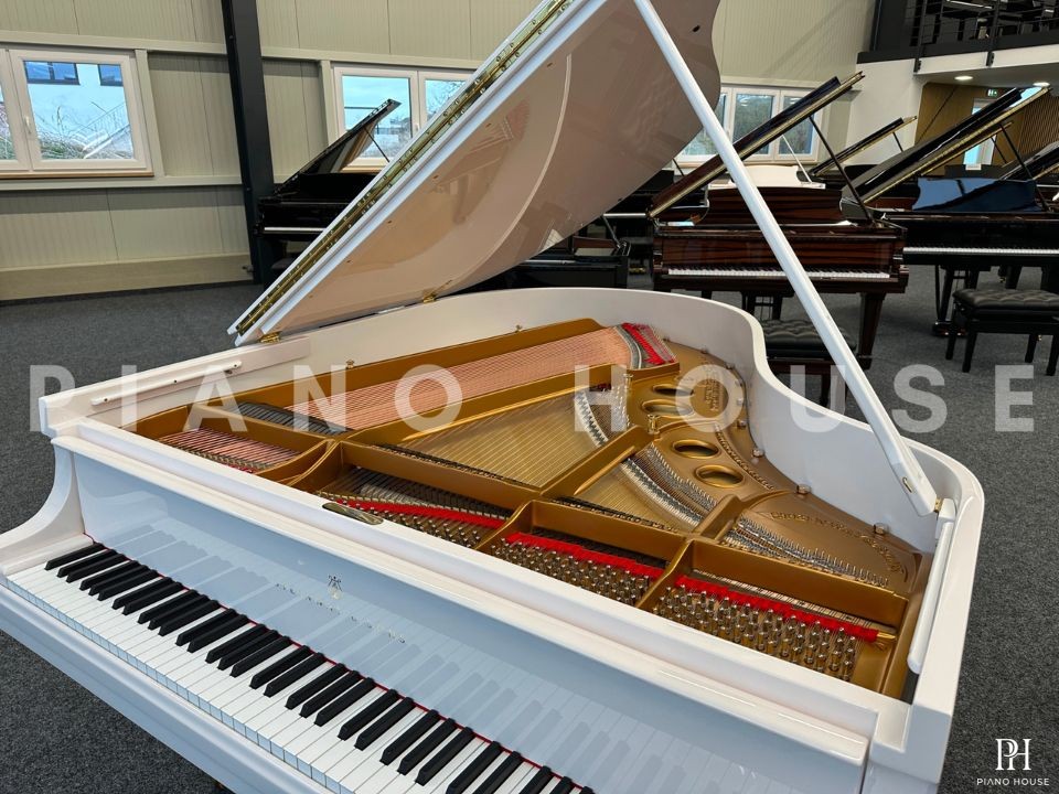 STEINWAY MODEL O-180 (White)